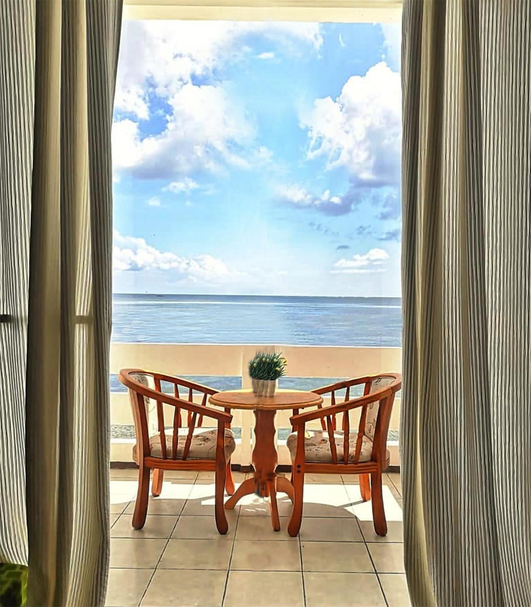 Casa Almarenzo Bed & Breakfast Bolinao Eksteriør bilde