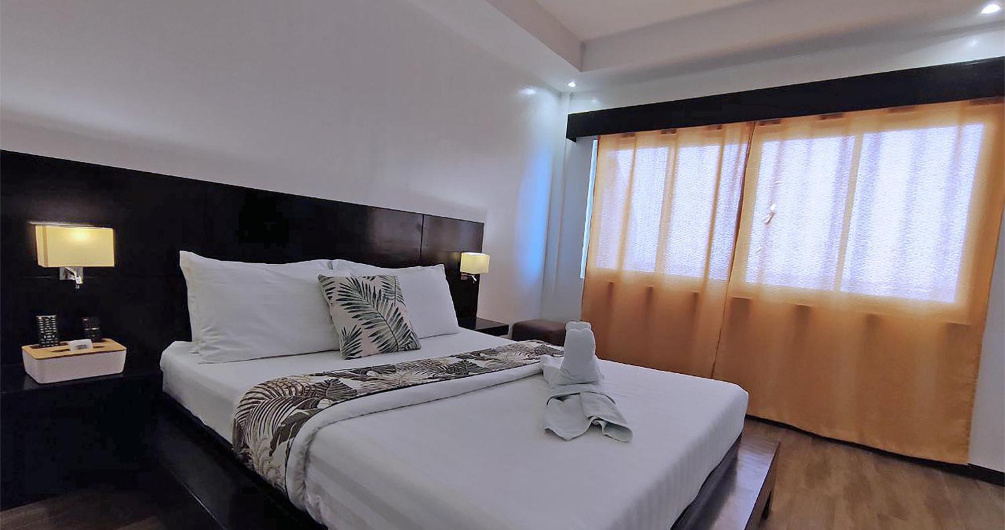 Casa Almarenzo Bed & Breakfast Bolinao Eksteriør bilde