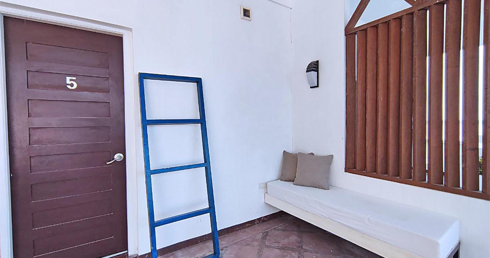 Casa Almarenzo Bed & Breakfast Bolinao Eksteriør bilde